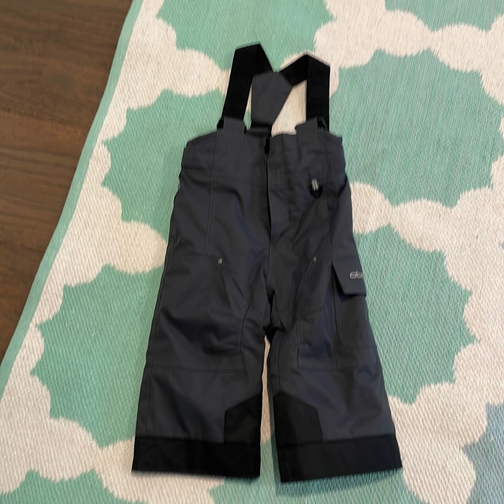 Dark gray Obermeyer kids ski snow pants -I grow has not been taken out yet.